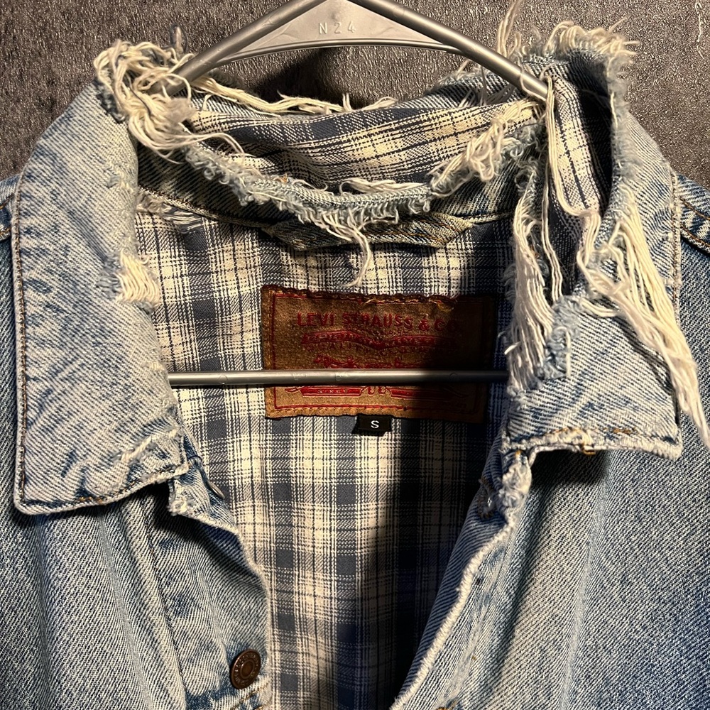 Levi’s Vintage Denim Jacket - Picture 4 of 5